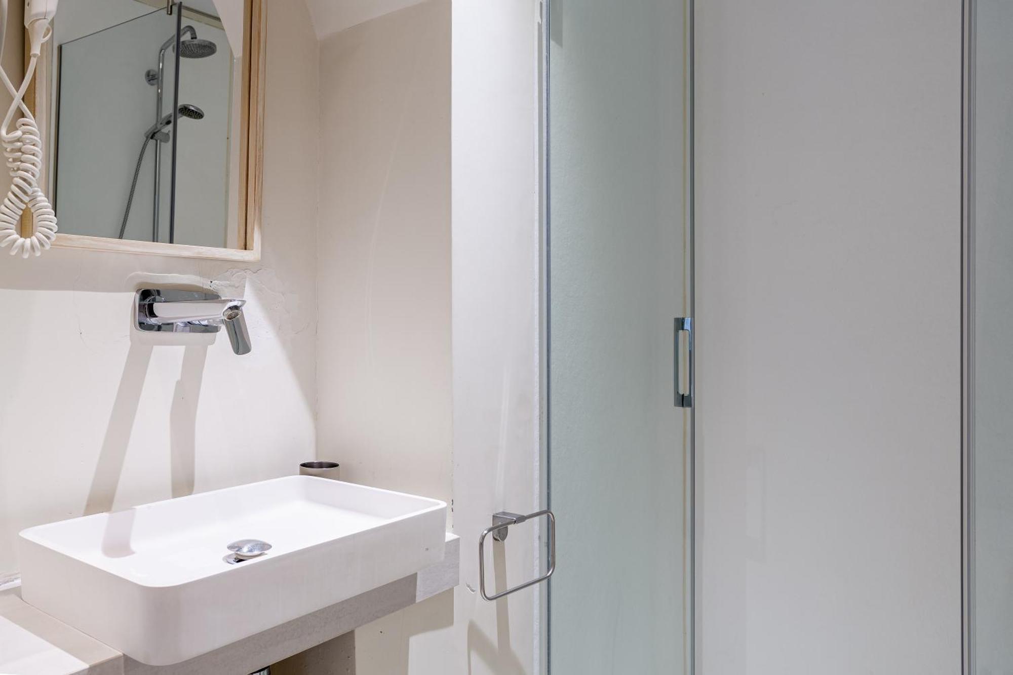 Apt 8 Geranio Girona Exterior photo